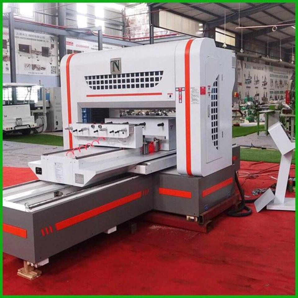 MÁY CNC GIA CÔNG GỖ